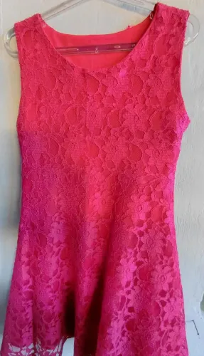 Lote de vestidos e marcacões 6-8