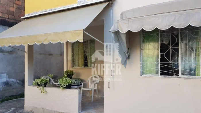 Kiffer Ferreira anuncia: Excelente casa composta por 3 quartos,sala, cozinha, banheiro, ga