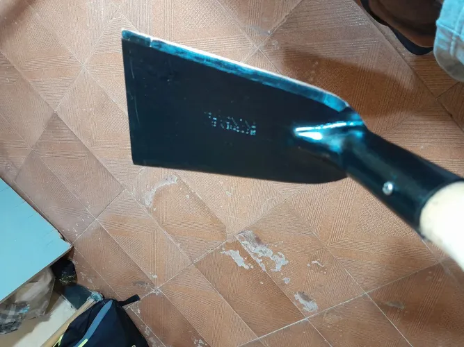 Foice e estrovenga roçadeira