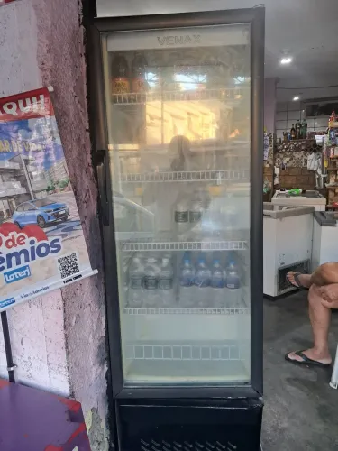 Geladeira em bom estado/ Ideal para bebidas
