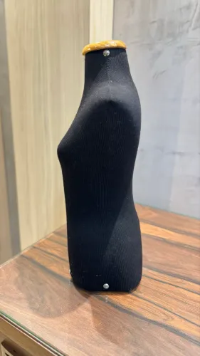 Mini Busto expositor de semi joia 