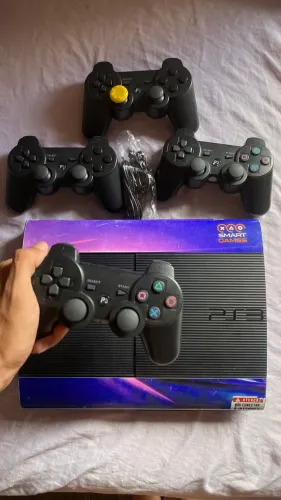 PlayStation 3 Super Slim Desbloqueado [500Gb] +4 Controles +10 Jogos Disponíveis