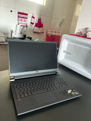 Note Dell G15 (não dá imagem) 