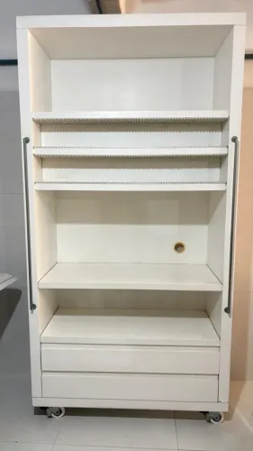 Armário MDF antigo - peça rara, super resistente!