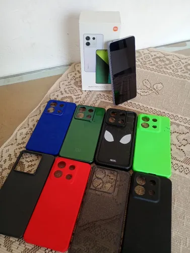 Redimi note 13 pro 5g, semi novo, caixa original e capinhas.