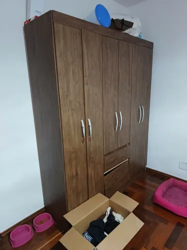 Guarda-roupa 6 portas madeira escura + gavetas | Ótimo estado