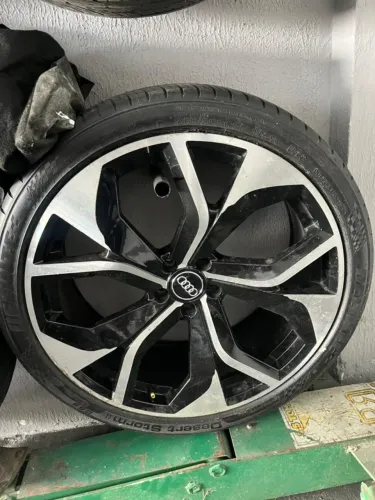 Jogo de Rodas Audi ARO 22 