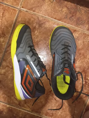 Vendo chuteira pro 5 club número 37
