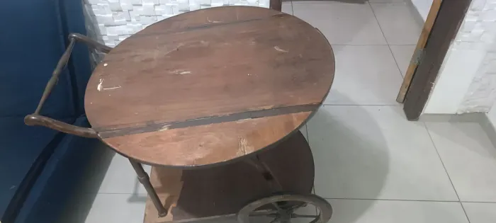 Carrinho antigo de café da manhã 