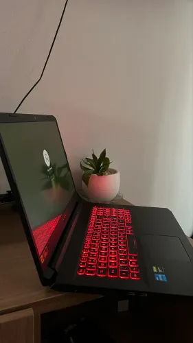 Acer nitro 5, 17.3 polegadas  Placa GTX 1650 Modelo an517-54