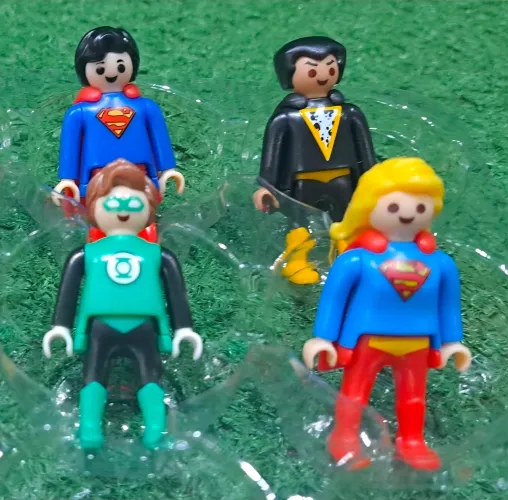 bonecos playmobil Dc kinder ovo troco 