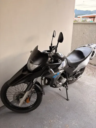 XRE 300 2015