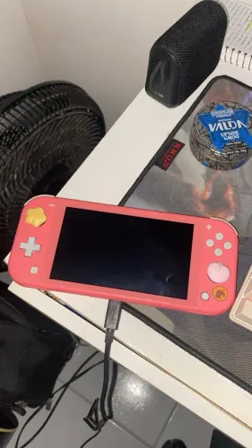 Nintendo Switch Lite (Animal Crossing Edition)