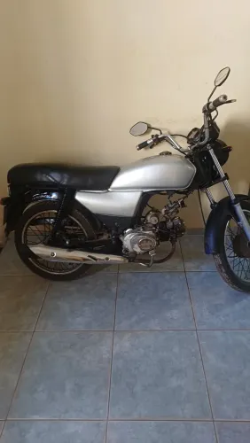 Vendo moto perfeita dafra super 100