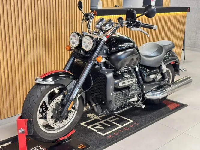 Triumph Rocket III Roadster 2013