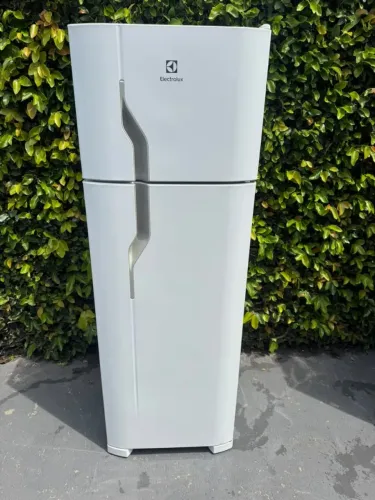 Geladeira Electrolux gelo seco ( entrego)