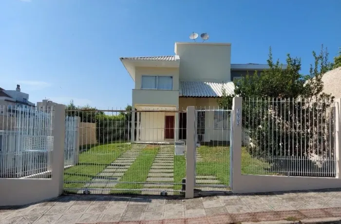 Casa 5 Quartos com 1 Suíte e 174m² - Coqueiros
