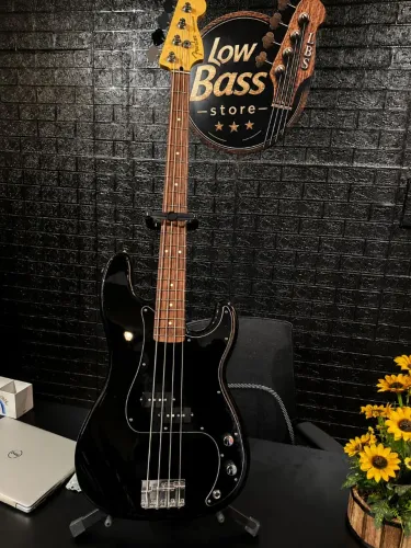Baixo fender precision player 