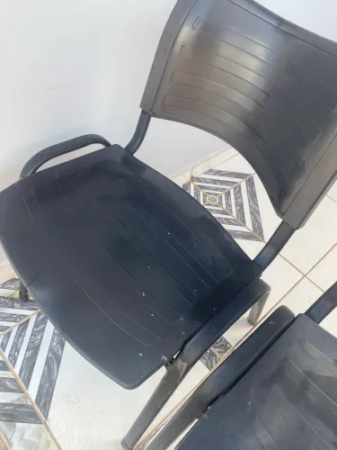 Vendo cadeiras iso fixa empilhavel 