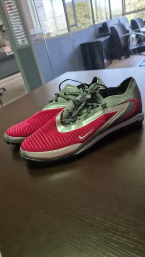 Vende-se chuteiras