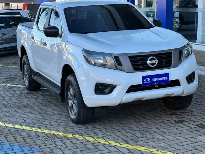 Nissan Frontier S CD 4X4 2.3 TB Diesel Mec. 2022
