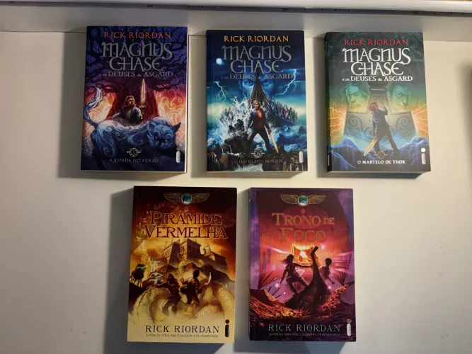 Livros magnus chase e irmãos kane
