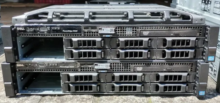 Servidor Dell PowerEdge R520 2 Proc Quad Core 8Gb HD 300Gb