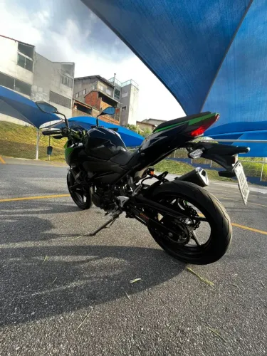 Kawasaki z400. Em ótima condições revisão em dia , nada pra fazer so pegar ser feliz