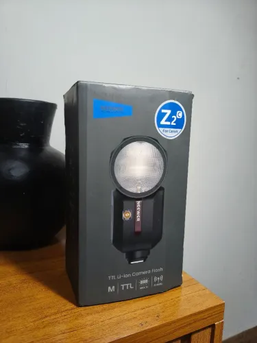 Flash Canon Z2 - A bateria - Novo!