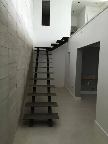 Baruerí / SP . Excelente Galpão Industrial e Logístico , 2000 m2 Construído , 400 m2 pátio