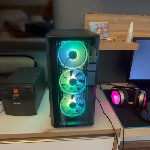 PC i7-11700 | 32GB RAM | B560M DS3H | 5 Fans RGB