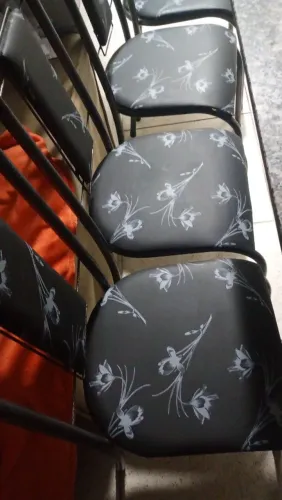 Mesa de mármore em perfeito estado sem avarias