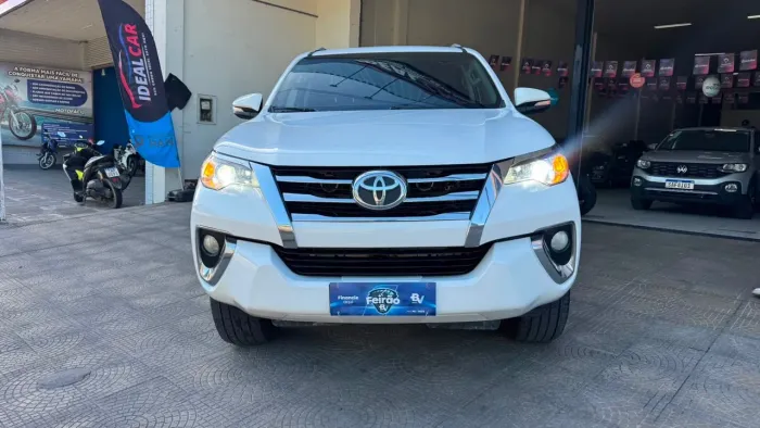 Toyota Hilux SW4 SR 4X2 2.7/ 2.7 Flex 16V Aut. 2017