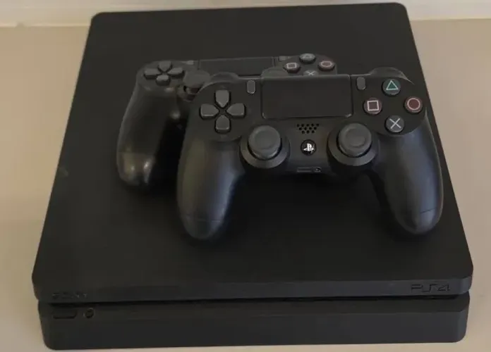 PS4 SLIM 500gb + 2 CONTROLE + HD EXTERNO 
