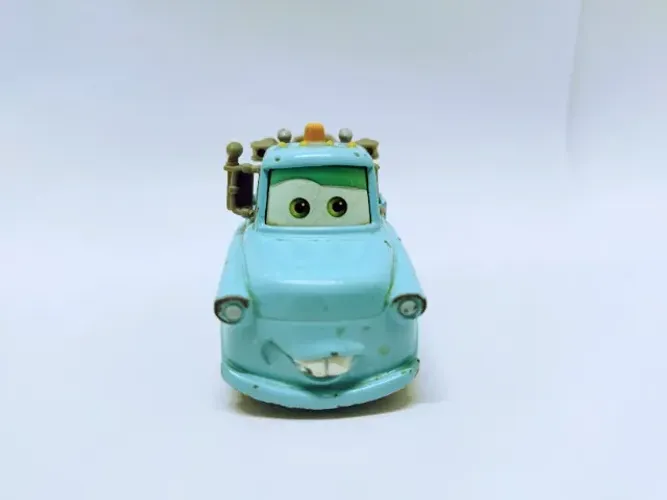Disney Pixar Miniatura - Tow Mate Azul (Usado)