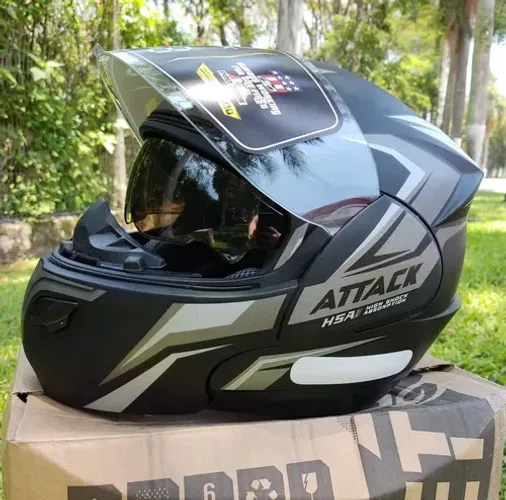 Capacete escamoteavel, com viseira interna