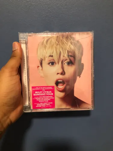 Miley Cyrus - Bangerz tour