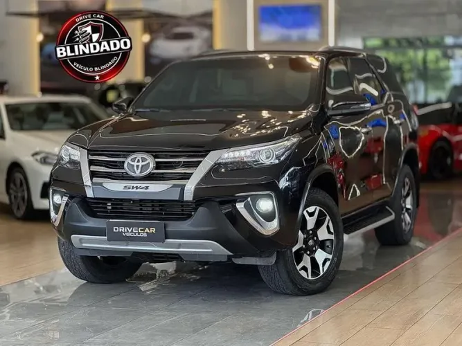 Toyota Hilux SW4 Diamond 2.8 TB 4X4 Die. Aut. 2020