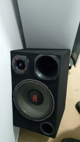 Caixa trio JBL