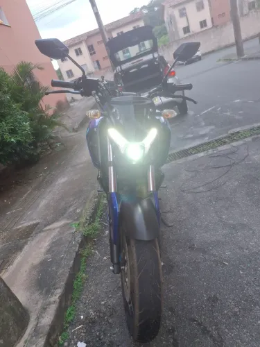 FZ15 Pouca rodado, moto particular. 