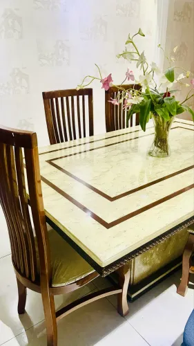 Mesa e aparador elegante de Marmore travertino