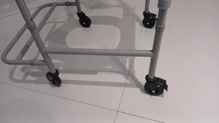 Cadeira Higiênica nova 