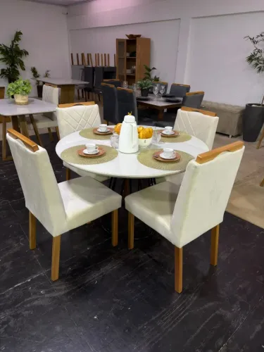 Conjunto Mesa de jantar Rubi 1,20x1,20 pés mesa de ferro, 4 cadeiras madeira