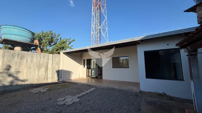 EXCELENTE CASA DISPONIVEL PARA LOCAÇÃO
