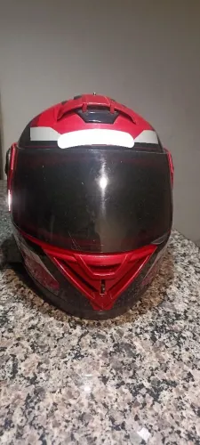 Vendo capacete número 62 fôrma pequena.