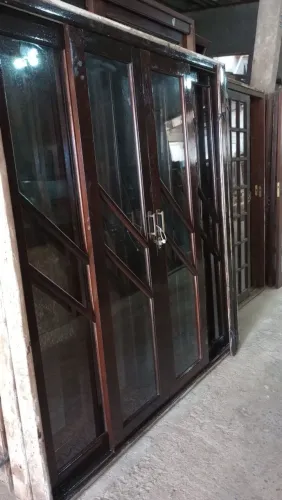 Portas de madeira. Oferta