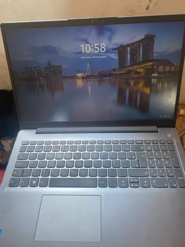 Vende-se notebook lenovo intel core 13