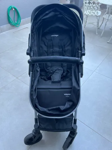 Carrinho Travel SystemVoyage Com Moisés, Bebê Conforto e Base Para Carro