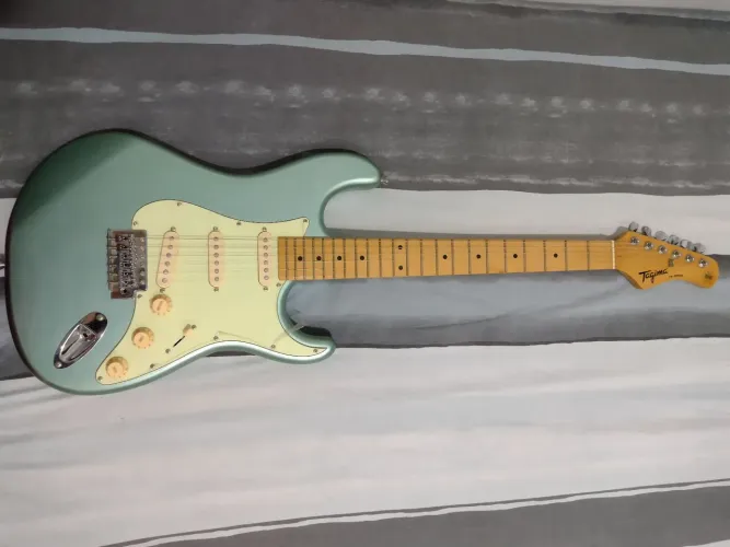 Vende se Guitarra!