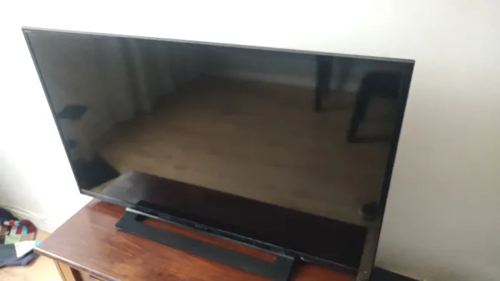 Tv sony bravia 40 polegadas modelo KDL-40R355B usada sem controle. Muito bem cuidado